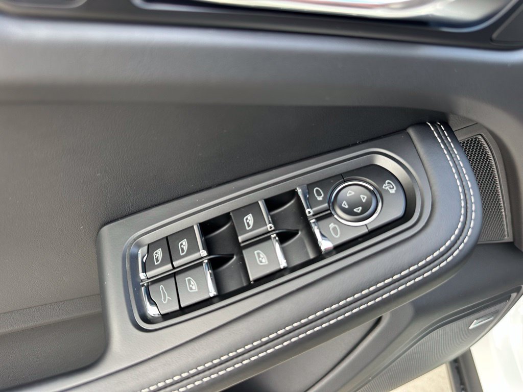 Certified 2026 Porsche Macan S AWD/4WD image 22