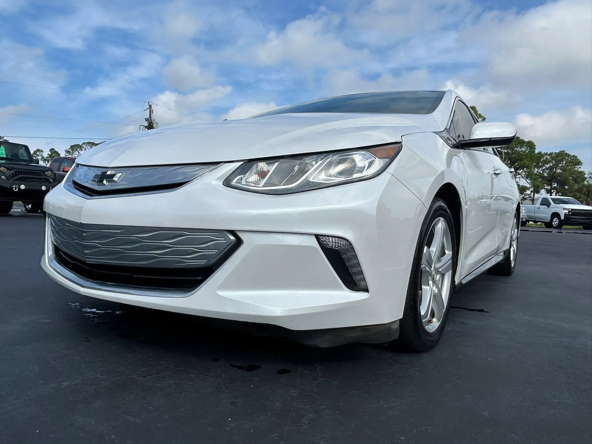 Used 2018 Chevrolet Volt LT w/ Comfort Package FWD image 5