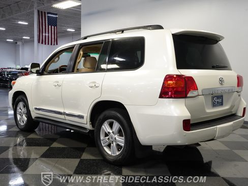 Used 2013 Toyota Land Cruiser AWD/4WD image 10