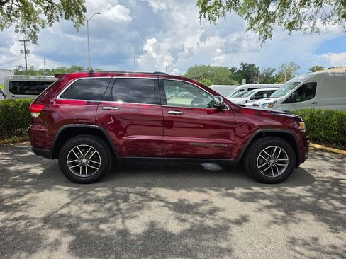 Used 2017 Jeep Grand Cherokee Limited AWD/4WD image 5