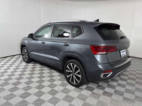 Used 2023 Volkswagen Taos SE FWD image 3