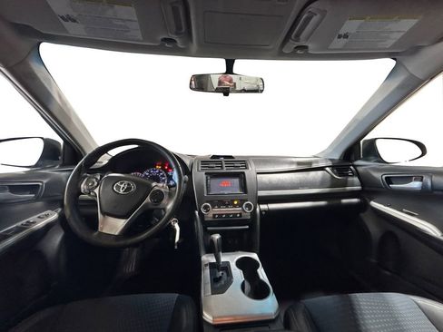 Used 2014 Toyota Camry SE image 15