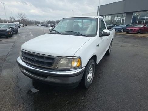 Used 1998 Ford F150 XLT image 2