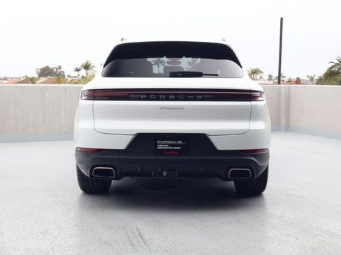 Certified 2024 Porsche Cayenne AWD/4WD image 10