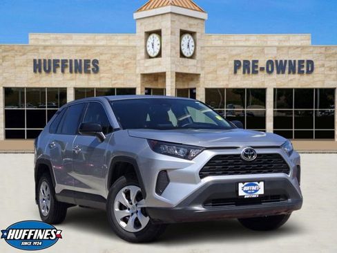 Used 2022 Toyota RAV4 LE FWD image 1