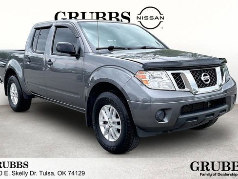 Used 2019 Nissan Frontier SV image 1