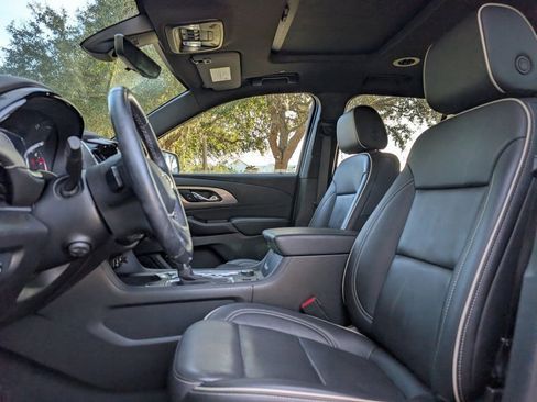 Used 2023 Chevrolet Traverse Premier image 15