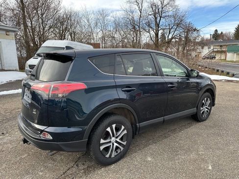 Used 2017 Toyota RAV4 LE image 3