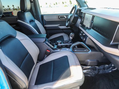 Used 2022 Ford Bronco Wildtrak image 16