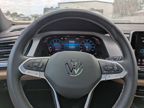 New 2026 Volkswagen Atlas Cross Sport SE FWD image 29