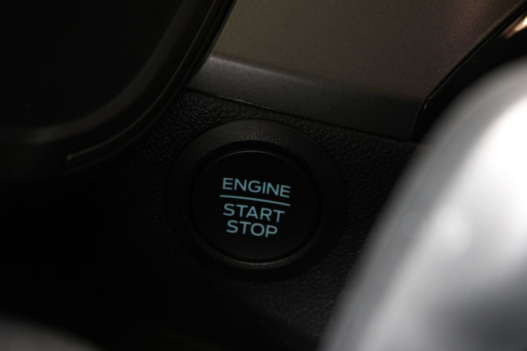 Used 2025 Ford Escape Active AWD/4WD image 46