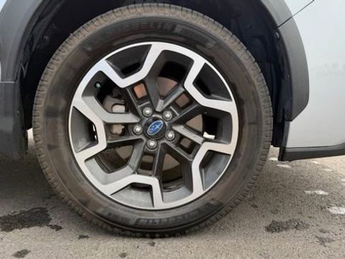 Used 2017 Subaru Crosstrek 2.0i Premium w/ Moonroof Package AWD/4WD image 9