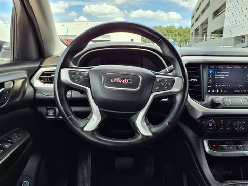 Used 2023 GMC Acadia SLT AWD/4WD image 17