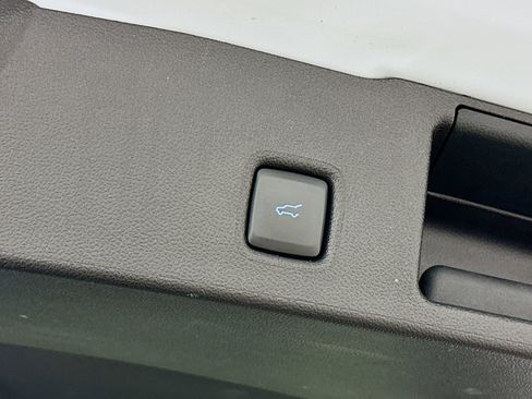 Used 2025 Ford Escape Platinum AWD/4WD image 32