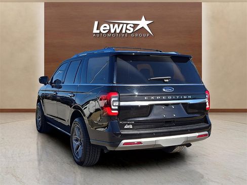 Used 2023 Ford Expedition Platinum image 3