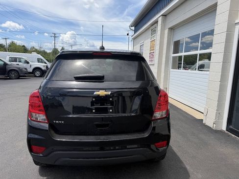Used 2020 Chevrolet Trax LS w/ Tint and Cruise Package FWD image 4