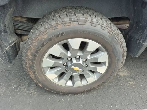 Used 2024 Chevrolet Silverado 2500 LT w/ All Star Edition AWD/4WD image 9