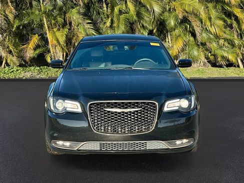 Used 2016 Chrysler 300 S image 2