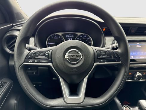 Used 2020 Nissan Kicks S FWD image 19