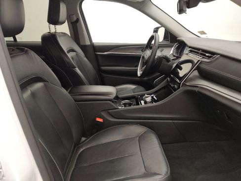 Used 2022 Jeep Grand Cherokee Limited AWD/4WD image 21