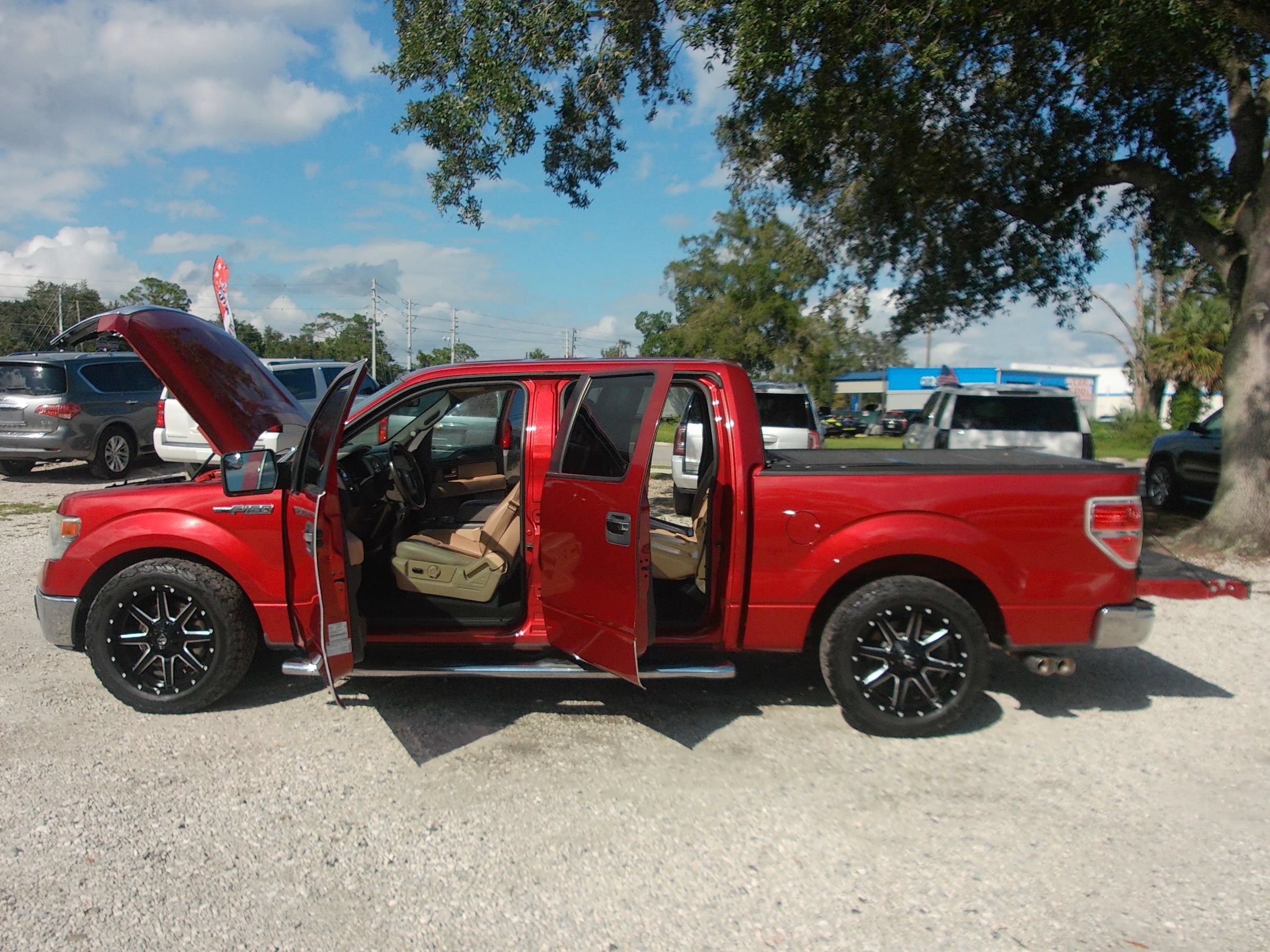 Used 2014 Ford F150 XLT w/ Equipment Group 302A Luxury RWD image 9