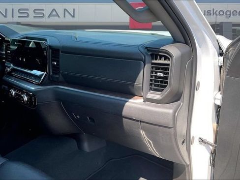 Used 2025 GMC Sierra 1500 SLT AWD/4WD image 26