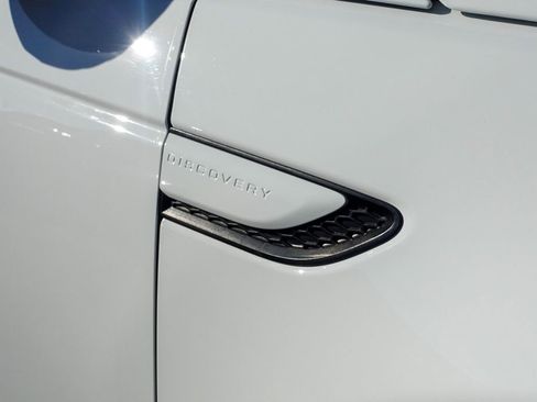 Used 2023 Land Rover Discovery Sport SE image 6