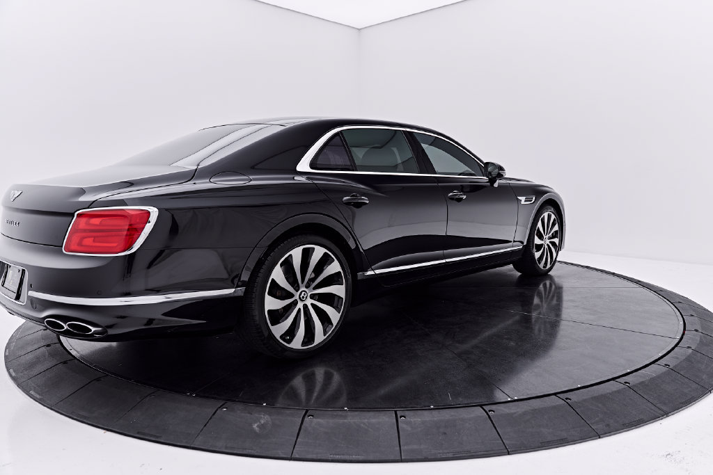 Used 2022 Bentley Flying Spur V8 AWD/4WD image 12