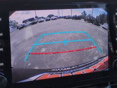 Used 2024 Toyota Sienna XLE FWD image 22