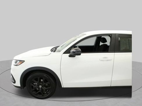 Used 2023 Honda HR-V Sport image 4