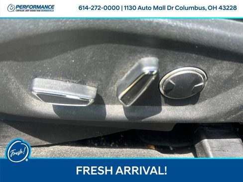 Used 2017 Ford Explorer XLT w/ Equipment Group 202A AWD/4WD image 18