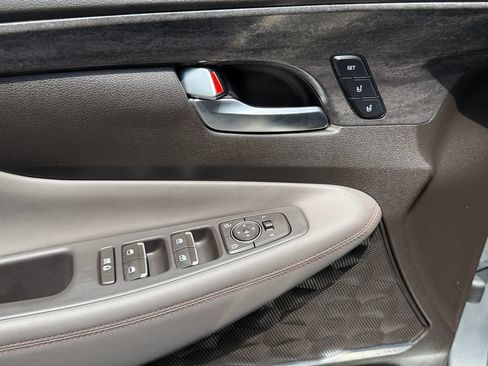 Used 2020 Hyundai Santa Fe Limited AWD/4WD image 15