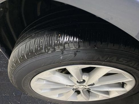 Used 2020 Toyota Corolla LE image 31