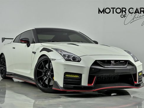 Used 2020 Nissan GT-R NISMO AWD/4WD image 1