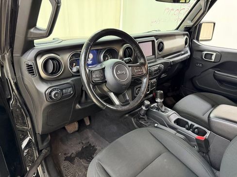 Used 2019 Jeep Wrangler Unlimited Sport S AWD/4WD image 19