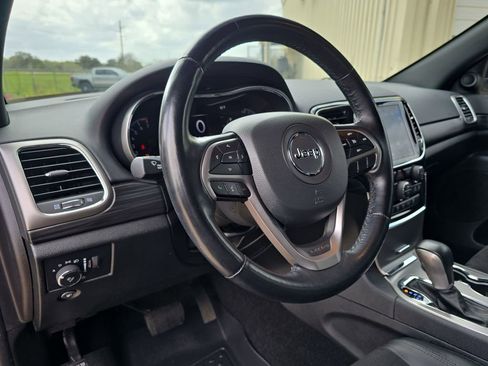 Used 2022 Jeep Grand Cherokee Laredo X image 16