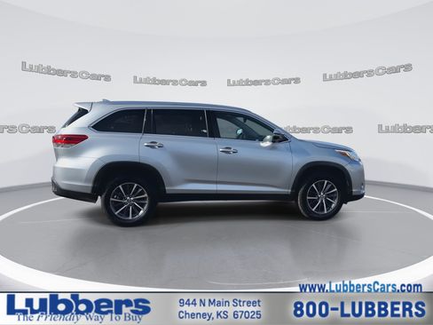 Used 2019 Toyota Highlander XLE image 9