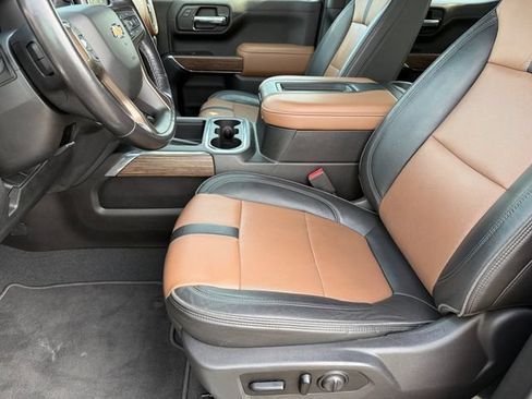Used 2021 Chevrolet Silverado 1500 High Country w/ Technology Package AWD/4WD image 12
