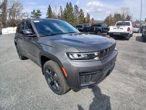 New 2026 Jeep Grand Cherokee Limited w/ Limited Altitude Package AWD/4WD image 3
