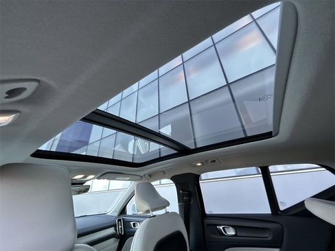 Certified 2023 Volvo XC40 B5 Plus w/ Protection Package Premier image 24