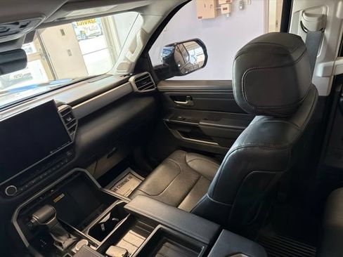 Used 2022 Toyota Tundra Limited w/ Power Package AWD/4WD image 32