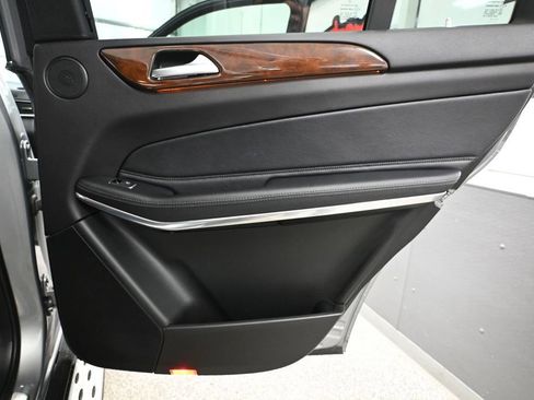 Used 2017 Mercedes-Benz GLS 550 4MATIC image 45