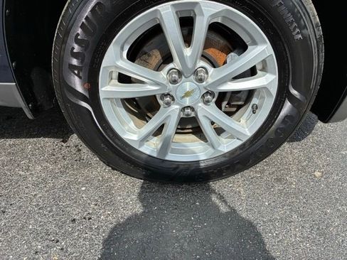 Used 2017 Chevrolet Equinox LT w/ Convenience Package image 8