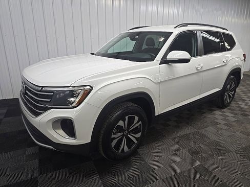 Used 2024 Volkswagen Atlas SE image 8