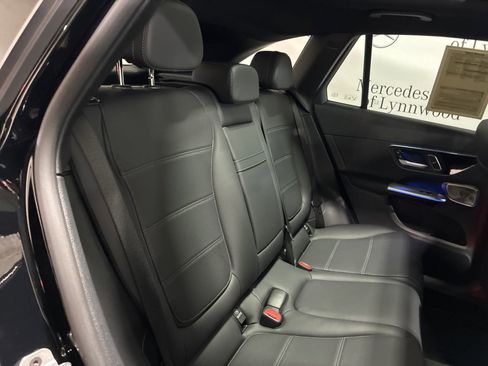 Used 2025 Mercedes-Benz GLC 300 GLC 300 image 26