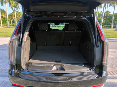 Used 2022 Cadillac Escalade ESV Luxury RWD image 55