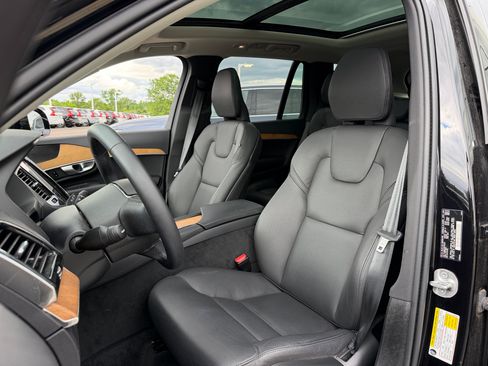 Used 2024 Volvo XC90 T8 Plus w/ Protection Package AWD/4WD image 8