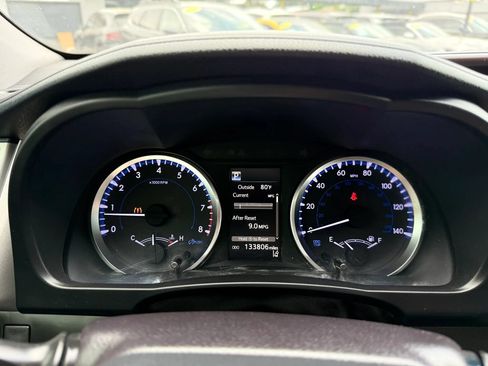 Used 2019 Toyota Highlander LE AWD/4WD image 30