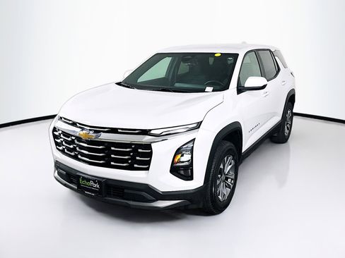 Used 2025 Chevrolet Equinox LT image 3