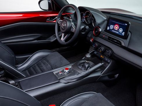 Used 2023 MAZDA MX-5 Miata Club RWD image 26